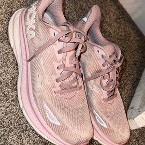 Like New - Womens Hokas Clifton 9